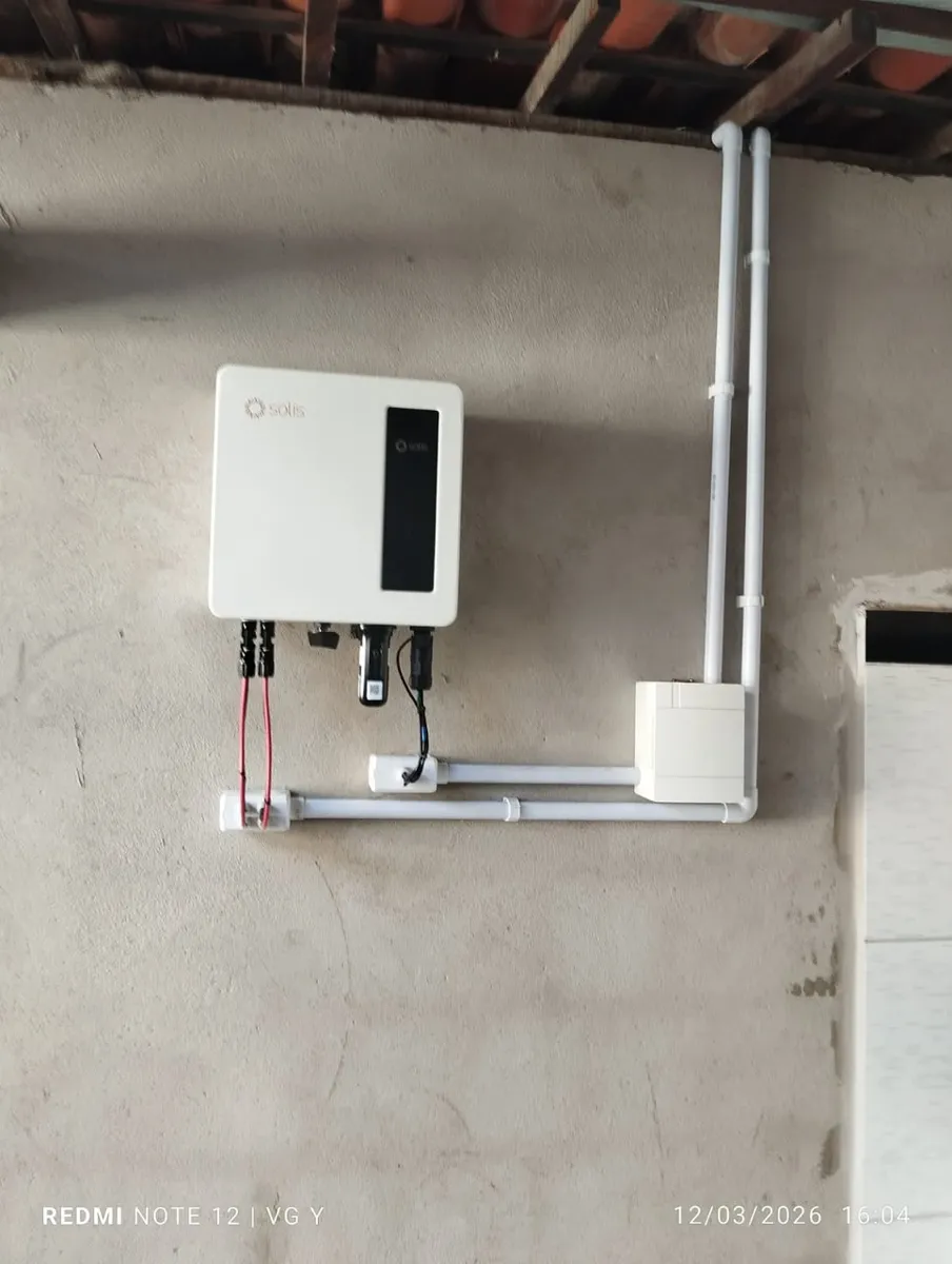 Inversor solar instalado pela Novo Rio Energia Solar